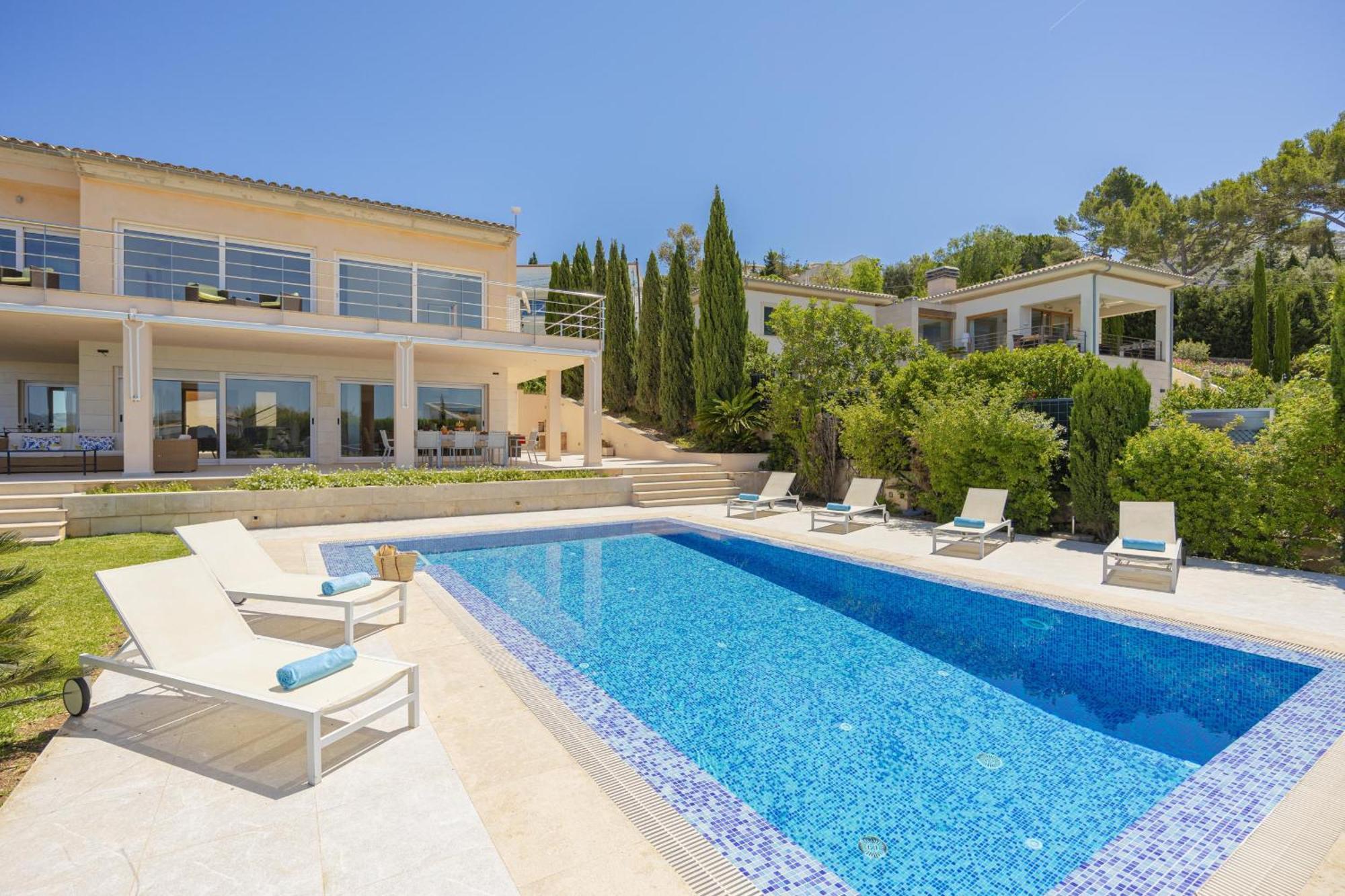 Villa Garau / Heura 8 Alcudia (Mallorca)